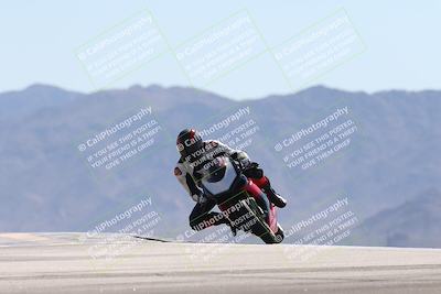 media/Oct-13-2025-Moto Forza (Mon) [[a66d839500]]/3-B Group/Session 4 (Turn 9)/